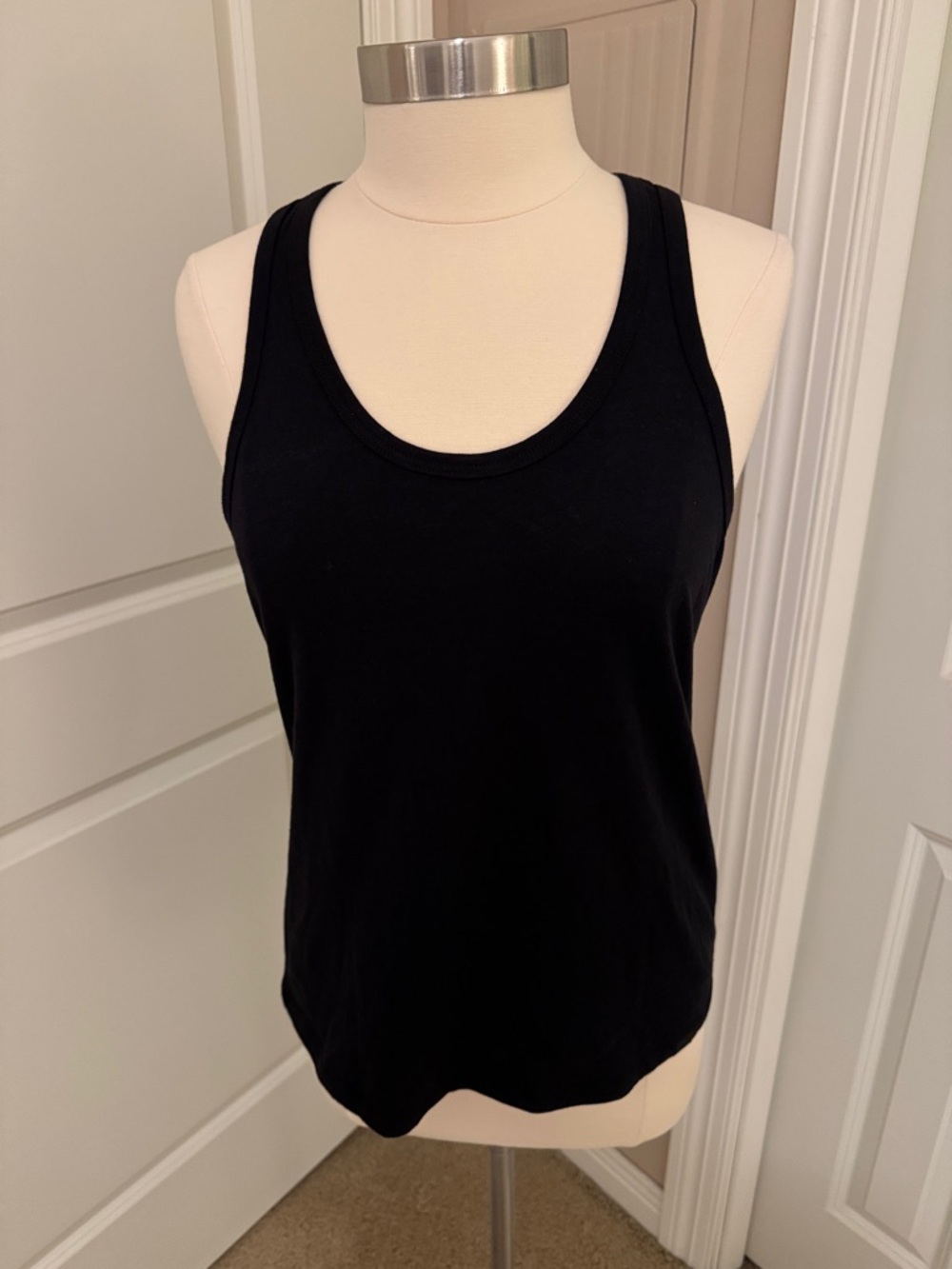 SET ACTIVE Classic Black Tank Top